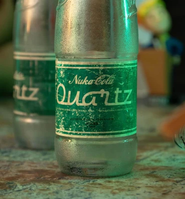 Пляшка Quartz • Кварцова ядер-кола для фанату Фолаут • Напої з гри Fallout • Сувеніри на подарунок геймеру