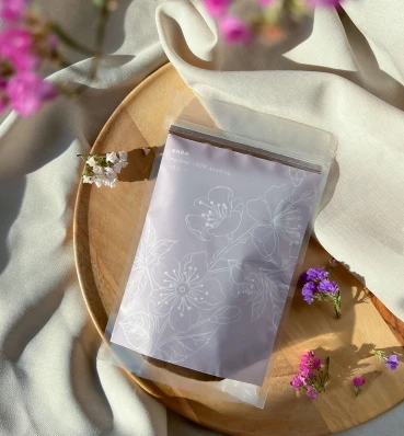 Упаковка кави «Amelie» у стильному квітковому дизайні ⦁ Сувеніри та солодощі ⦁ Універсальний подарунок жінці