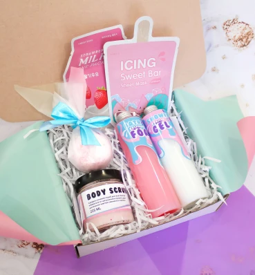 Spa box «Bubble gum» ⦁ Подарочный набор уходовой косметики для девушки