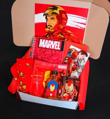 Бокс Залізна людина ⦁ middle ⦁ Iron Man ⦁ Набір Marvel ⦁ Подарунок фанату Марвел Без значка та шкарпеток