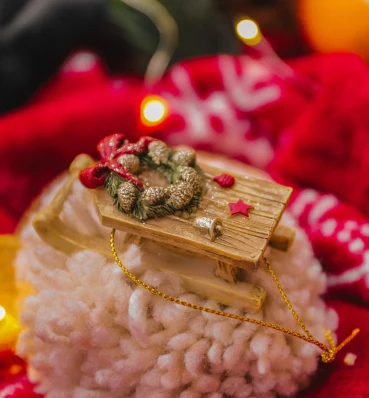 Новогодняя игрушка «Санки» • Декоративная фигурка на ёлку • Подарок на Новый год и Рождество