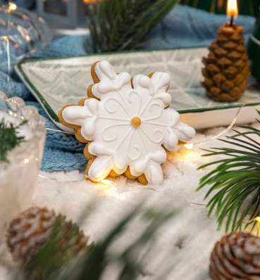Пряник в форме снежинки • Сладкие сувениры и атрибутика • Подарок на Новый год и Рождество