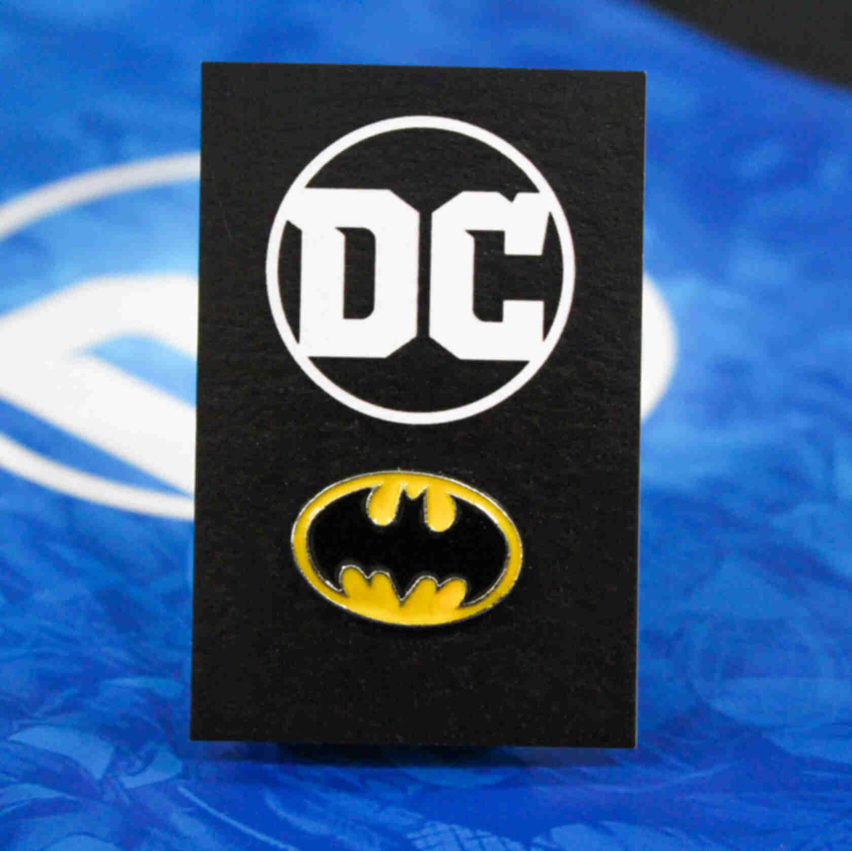Значок Бэтмен • Пин Batman • Подарки с супергероями в стиле вселенной DC