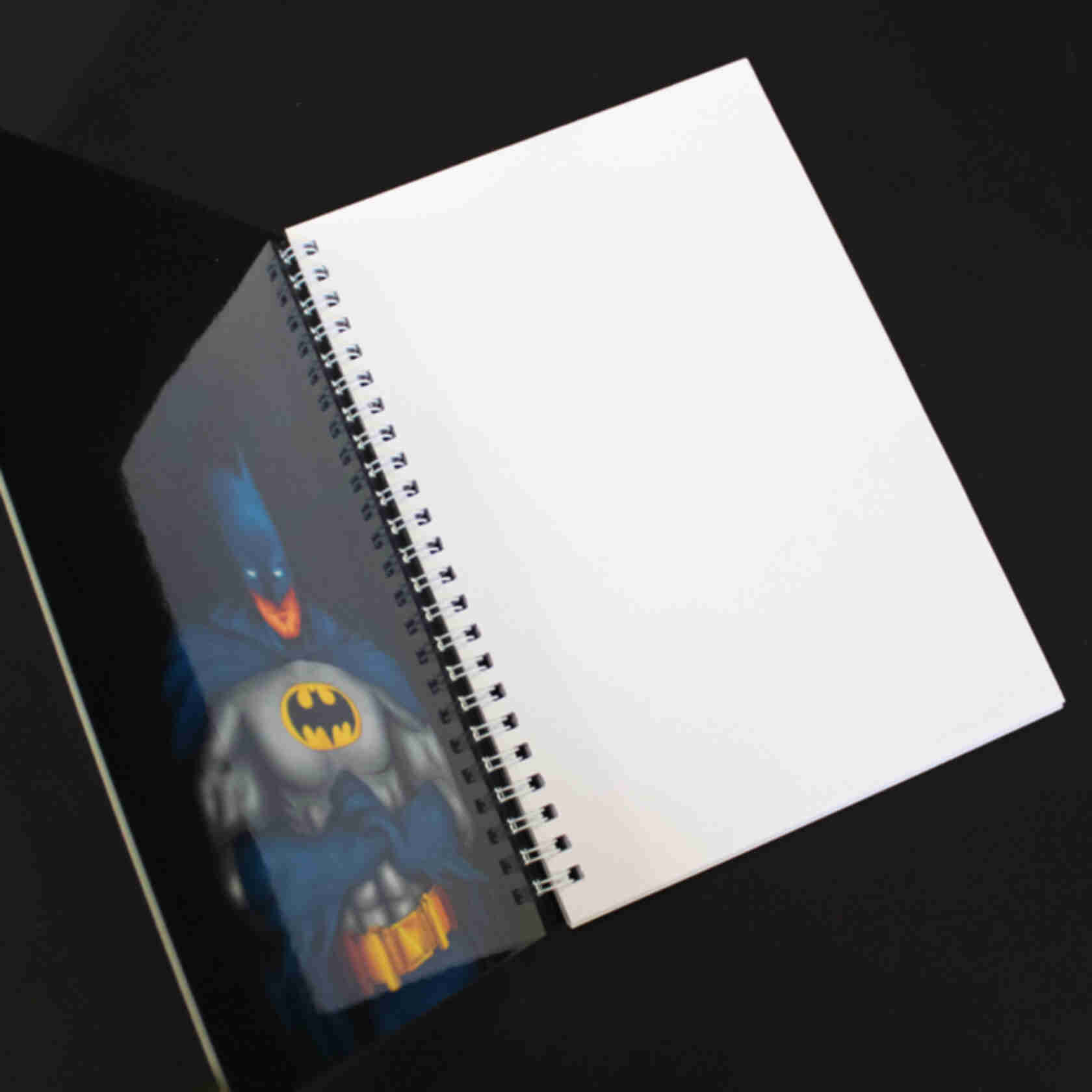 Блокнот Batman ⦁ Скетчбук Бетмен ⦁ Подарунки з супергероями в стилі всесвіту DCФото №1