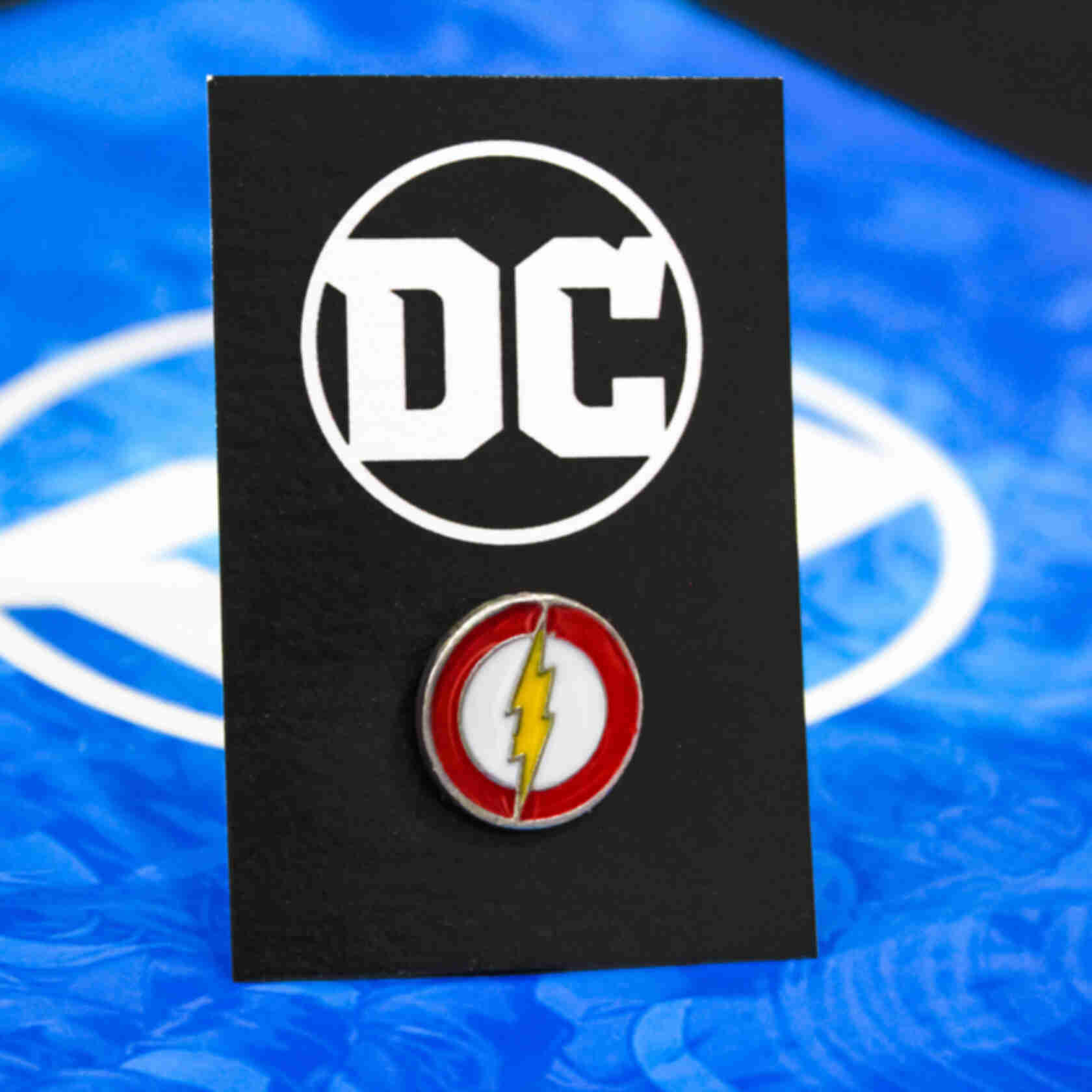 Значок Флеш ⦁ Пін Flash ⦁ Подарунки з супергероями в стилі всесвіту DCФото №8