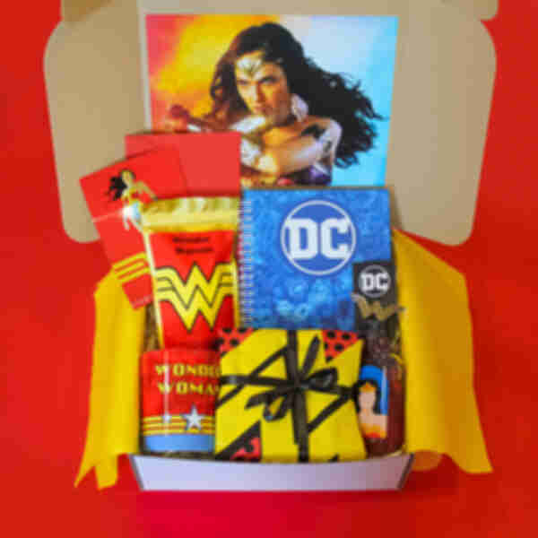 Бокс Wonder Woman ⦁ max ⦁ Подарунок фанату Чудо Жінки і ДС