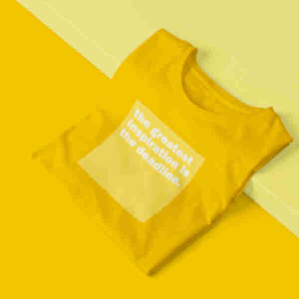 Футболка для дизайнера, розробника або айтішника «Deadline» • Мерч на подарунок на День Програміста та Дизайнера, жовта