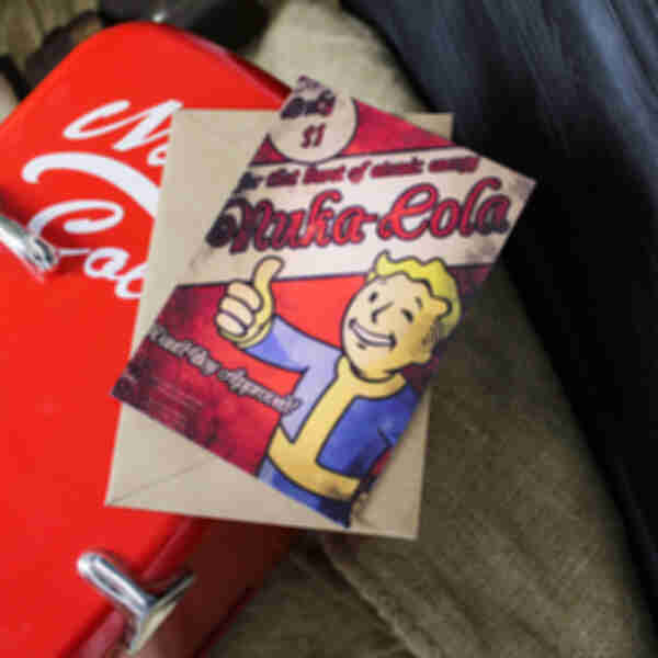 Листівка в стилі Фаллаут • Сувеніри Fallout • Подарунок для геймера