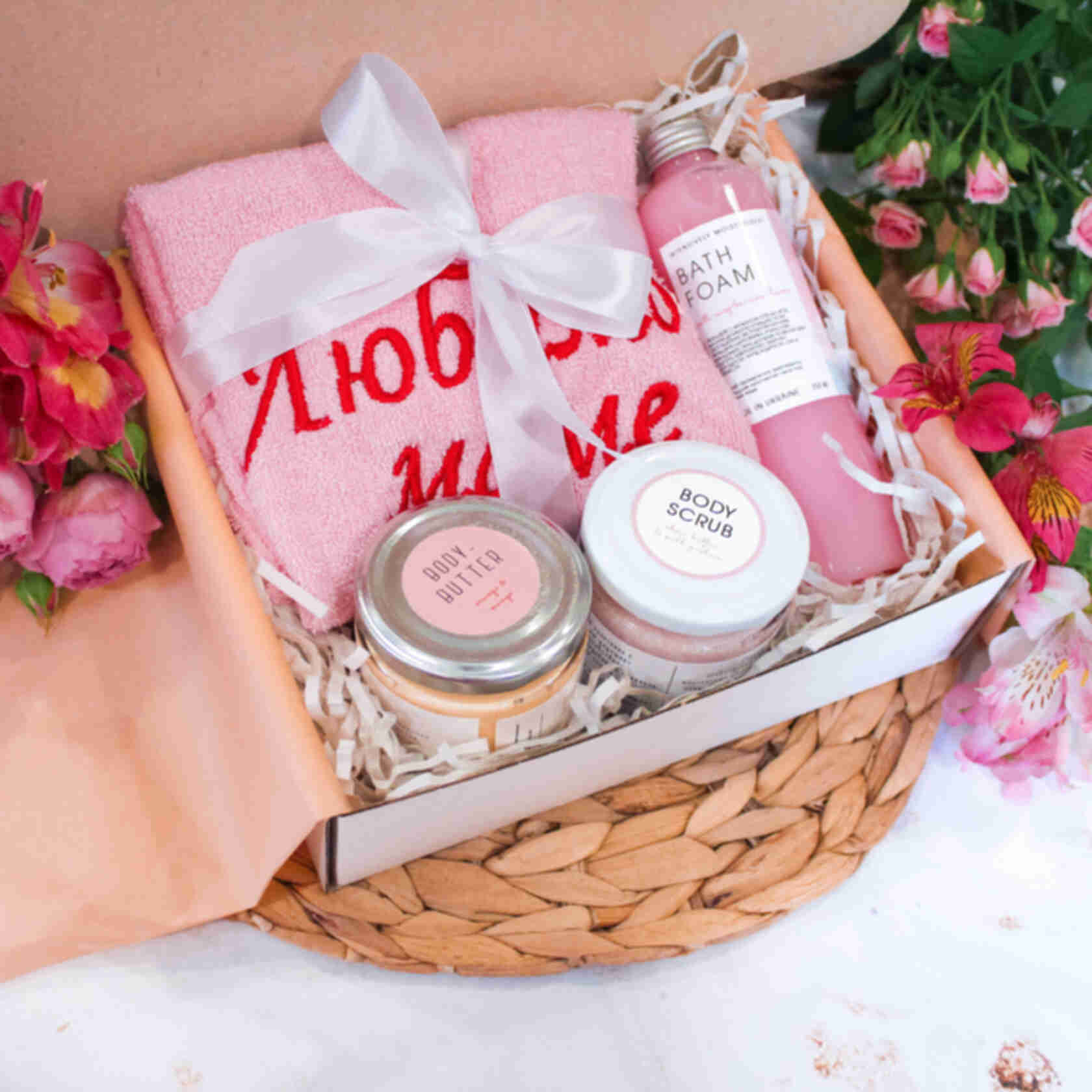 АРХИВ Spa box для матусі ⦁ classic ⦁ Подарунковий набір доглядової косметики для мами