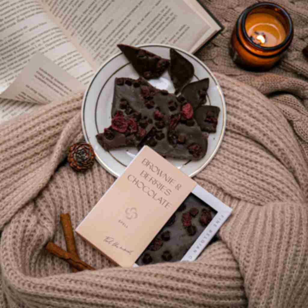 Шоколад Spell з журавлиною та шоколадним печивом ХюггеФото №6