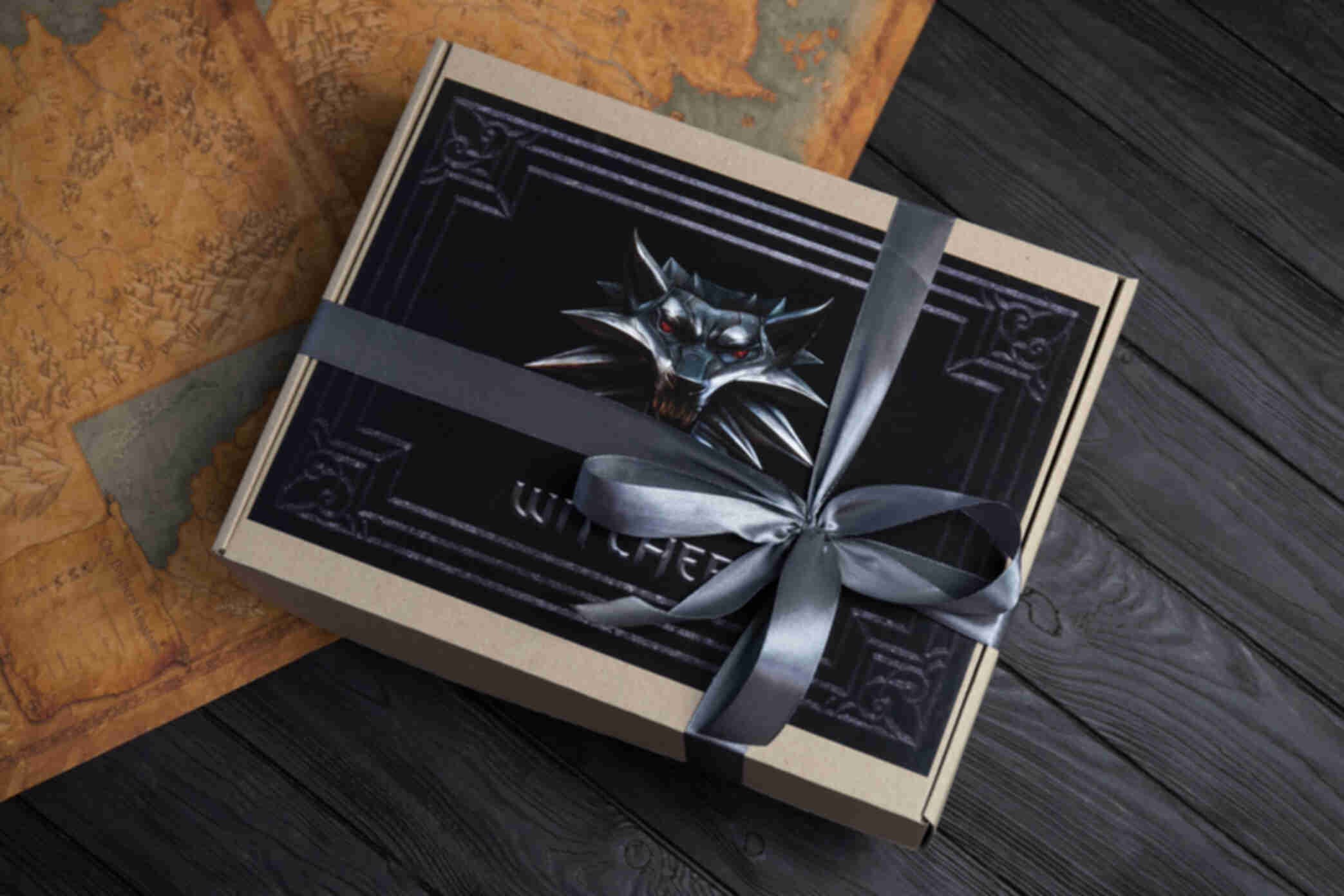 Подарункова коробка з декоромФото №22
