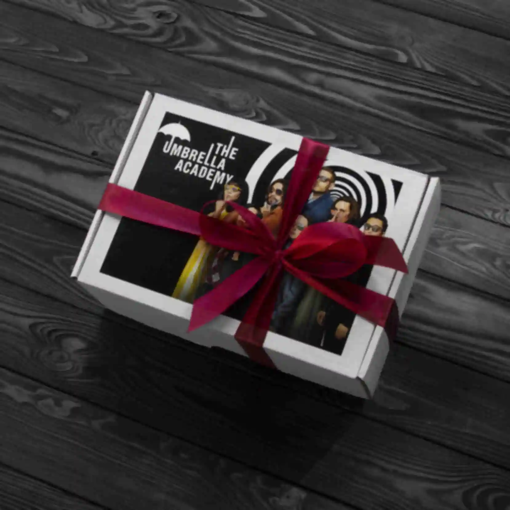 Подарункова коробка с декором • Академія АмбреллаФото №35