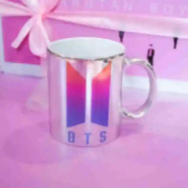 Чашка ⦁ Лого групи • БТС ⦁ Кружка ⦁ Подарунок для фанатів K-POP та корейської групи BTS