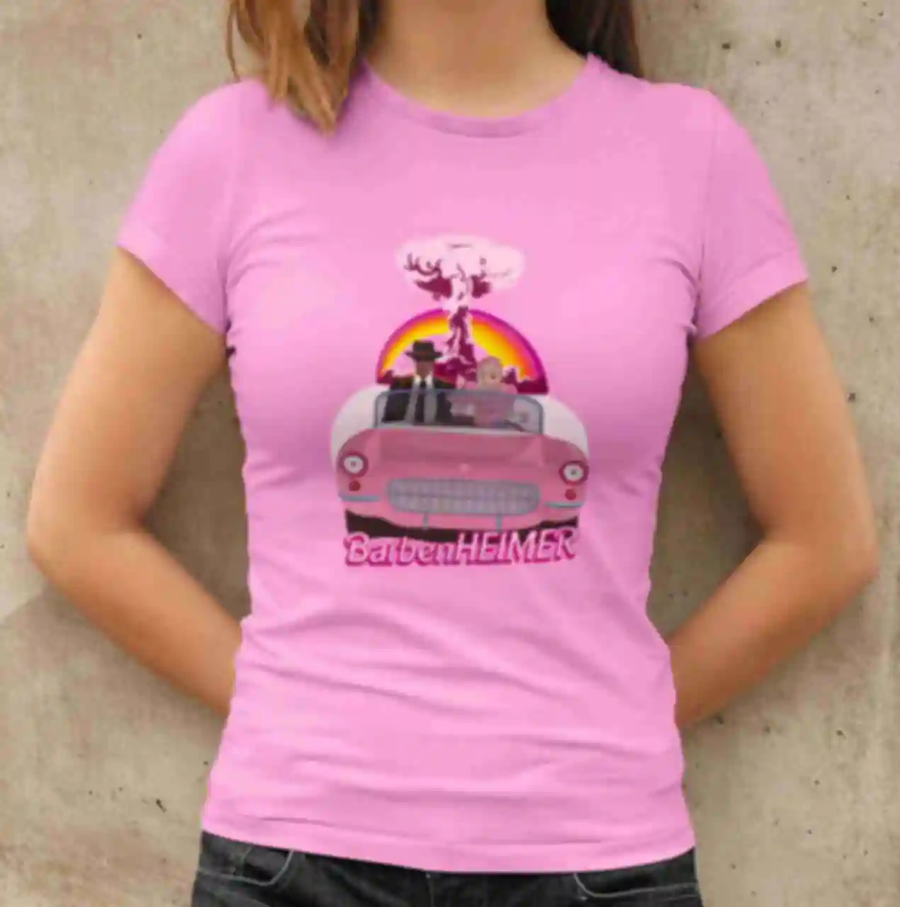 Футболка №1 • Барбі та Оппенгеймер в машині, рожеваФото №2