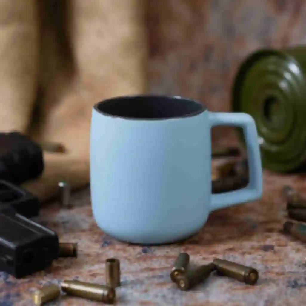 Синяя чашка с логотипом Контр-террористов ⦁ Атрибутика и сувениры Counter-Strike • Подарки в стиле игры Контр-Страйк. Фото №1