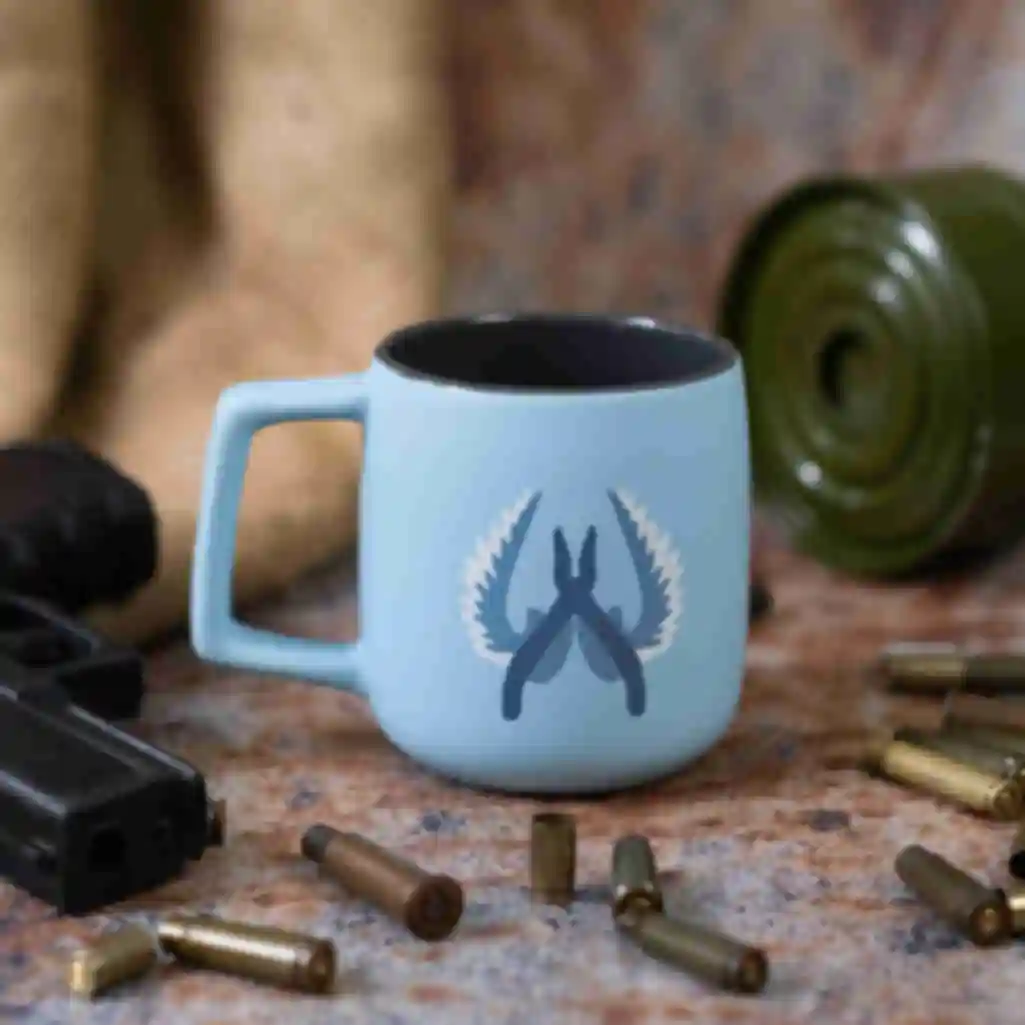 Синяя чашка с логотипом Контр-террористов ⦁ Атрибутика и сувениры Counter-Strike • Подарки в стиле игры Контр-Страйк. Фото №81