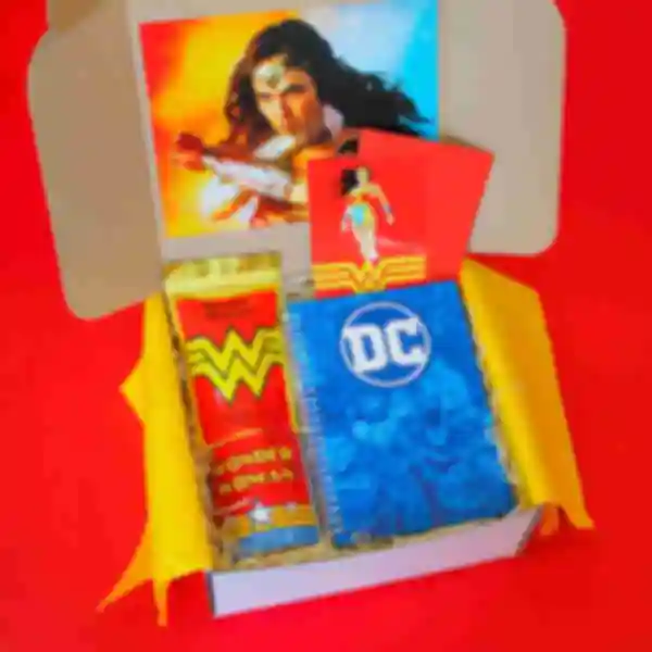 Бокс Wonder Woman ⦁ classic ⦁ Подарок фанату Чудо Женщины и ДС