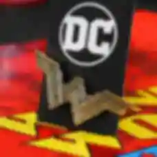 Значок Диво-жінка ⦁ Пін Wonder Woman ⦁ Подарунки з супергероями в стилі всесвіту DC