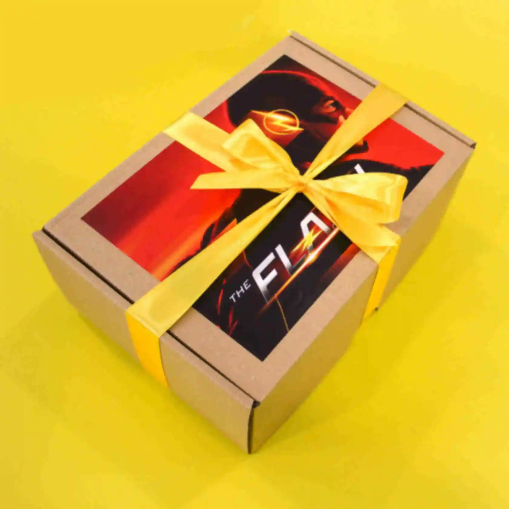 Подарочная коробка с декором Флэш. Фото №13