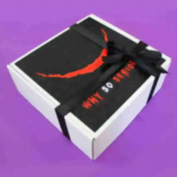 Подарункова коробка с декором Джокер