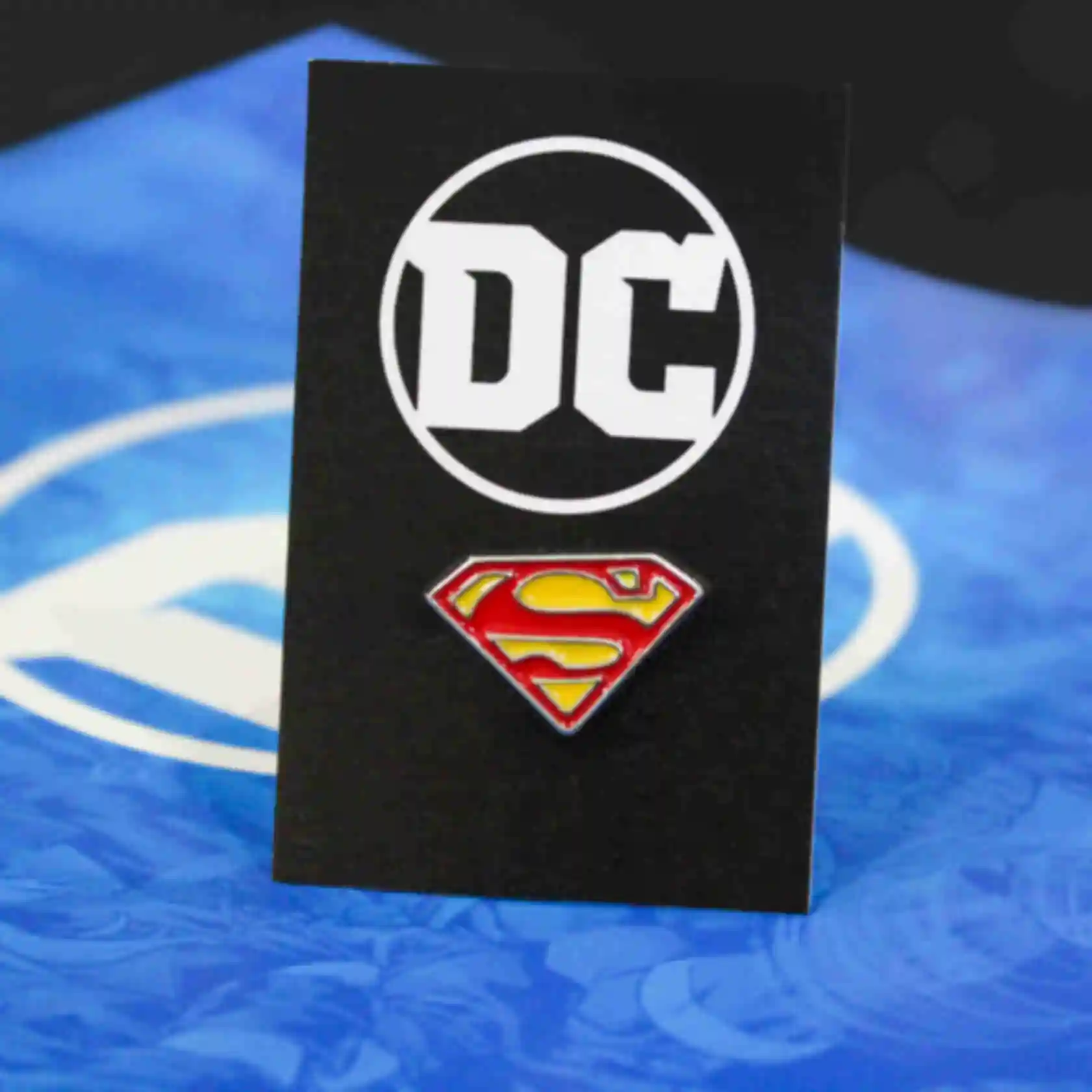 Значок Супермен ⦁ Пін Superman ⦁ Подарунки з супергероями в стилі всесвіту DCФото №17