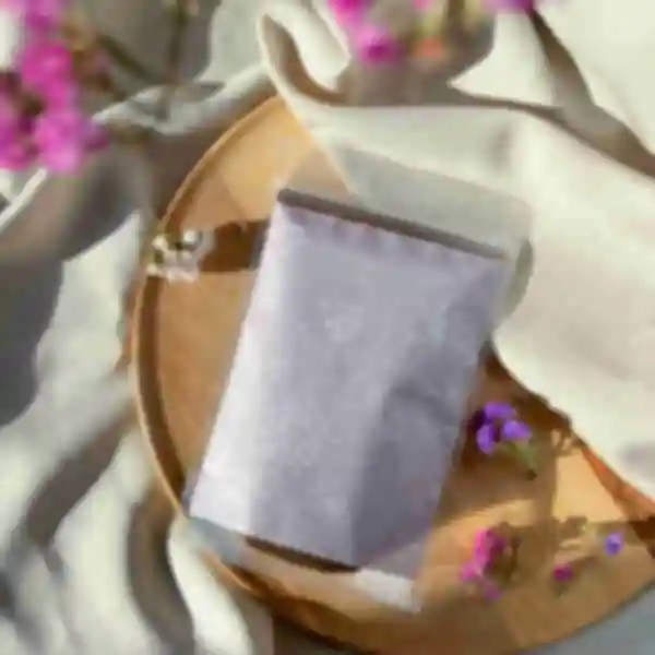 Упаковка кави «Amelie» у стильному квітковому дизайні ⦁ Сувеніри та солодощі ⦁ Універсальний подарунок жінці