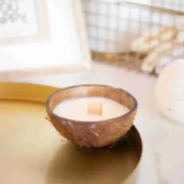 Соевая арома свеча в натуральном кокосе • Декор для дома • Подарок девушке, жене или подруге