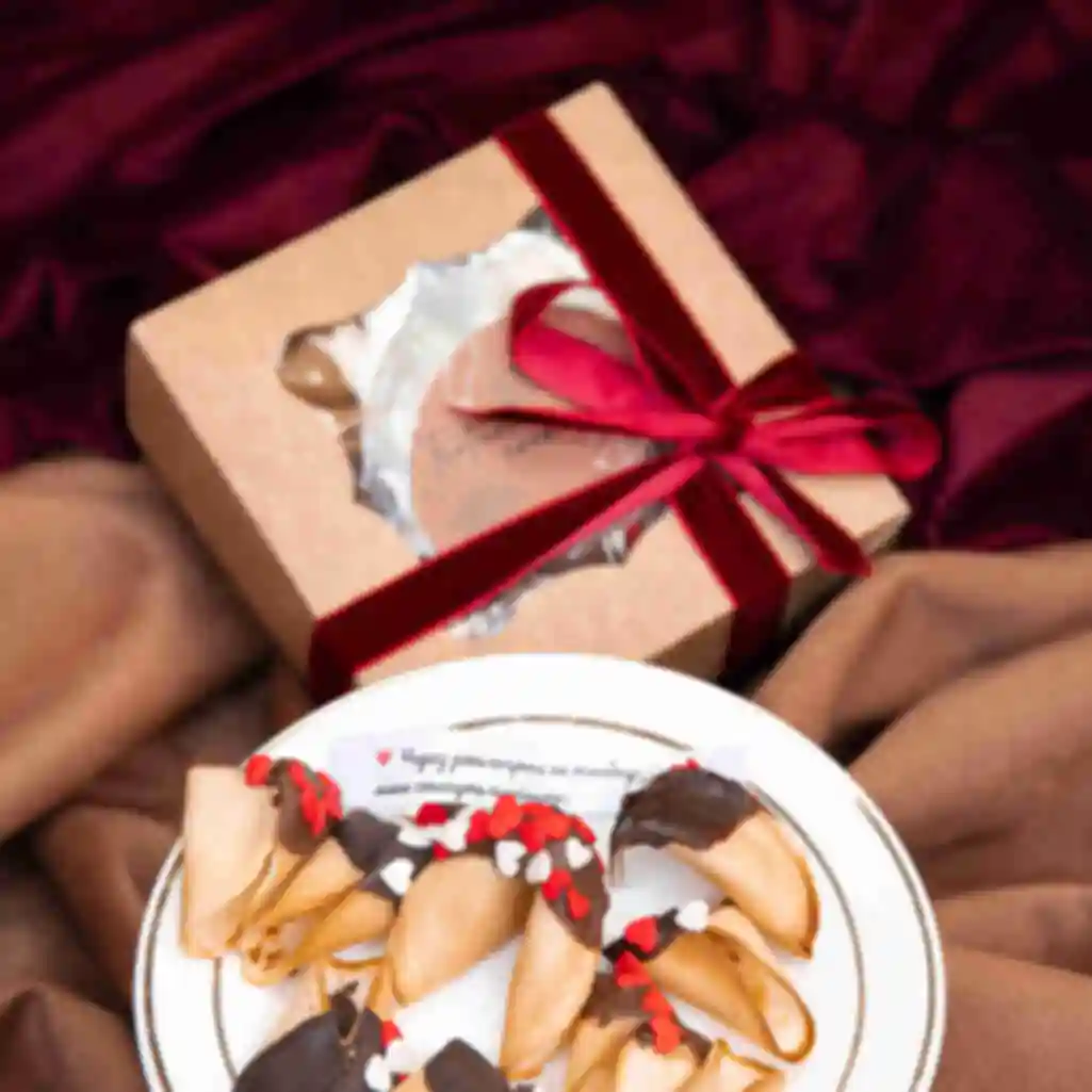 Романтичне печиво з передбаченнями • Солодкий подарунок коханому хлопцю чи дівчині на 14 лютогоФото №2