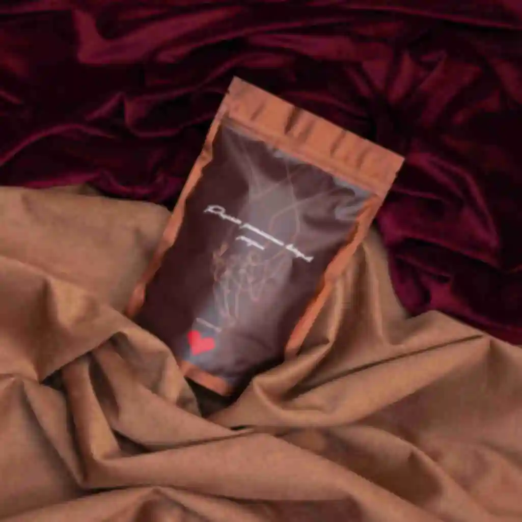 Чорний листовий чай «Закохані» ⦁ Сувеніри та солодощі ⦁ Романтичний подарунок для жінки чи чоловікаФото №1
