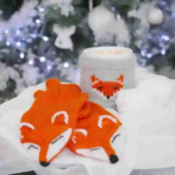 Чашка в в'язаному чохлі з милою лисицею ⦁ Затишний зимовий подарунок дівчині на Новий рік і Різдво АРХІВ
