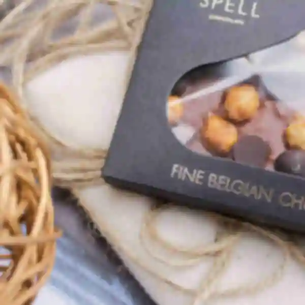 Бельгийский молочный шоколад с миксом орехов Spell • Сувениры и атрибутика • Сладкий подарок