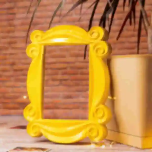 Жёлтая рамка в стиле F.R.I.E.N.D.S • Декор для дома по сериалу Друзья • Сувениры и атрибутика фанату