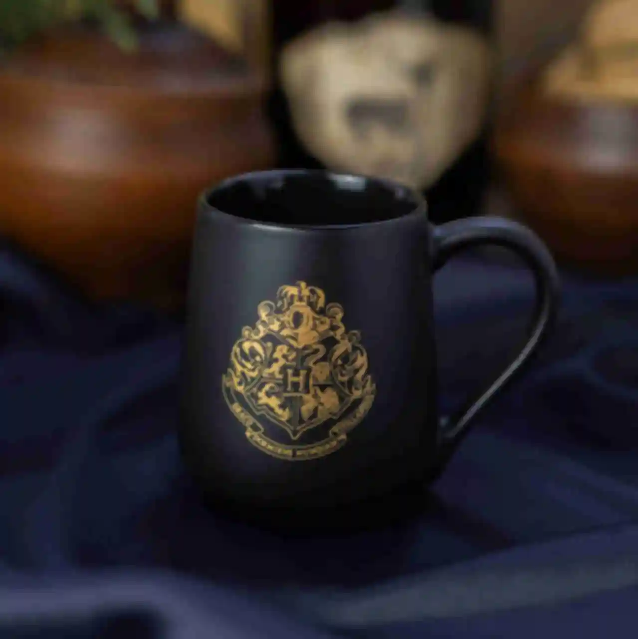 Чашка деколь Hogwarts чёрная ⚡️ Кружка Гарри Поттер ⚡️ Подарки Хогвартс ⚡️ Harry Potter. Фото №2