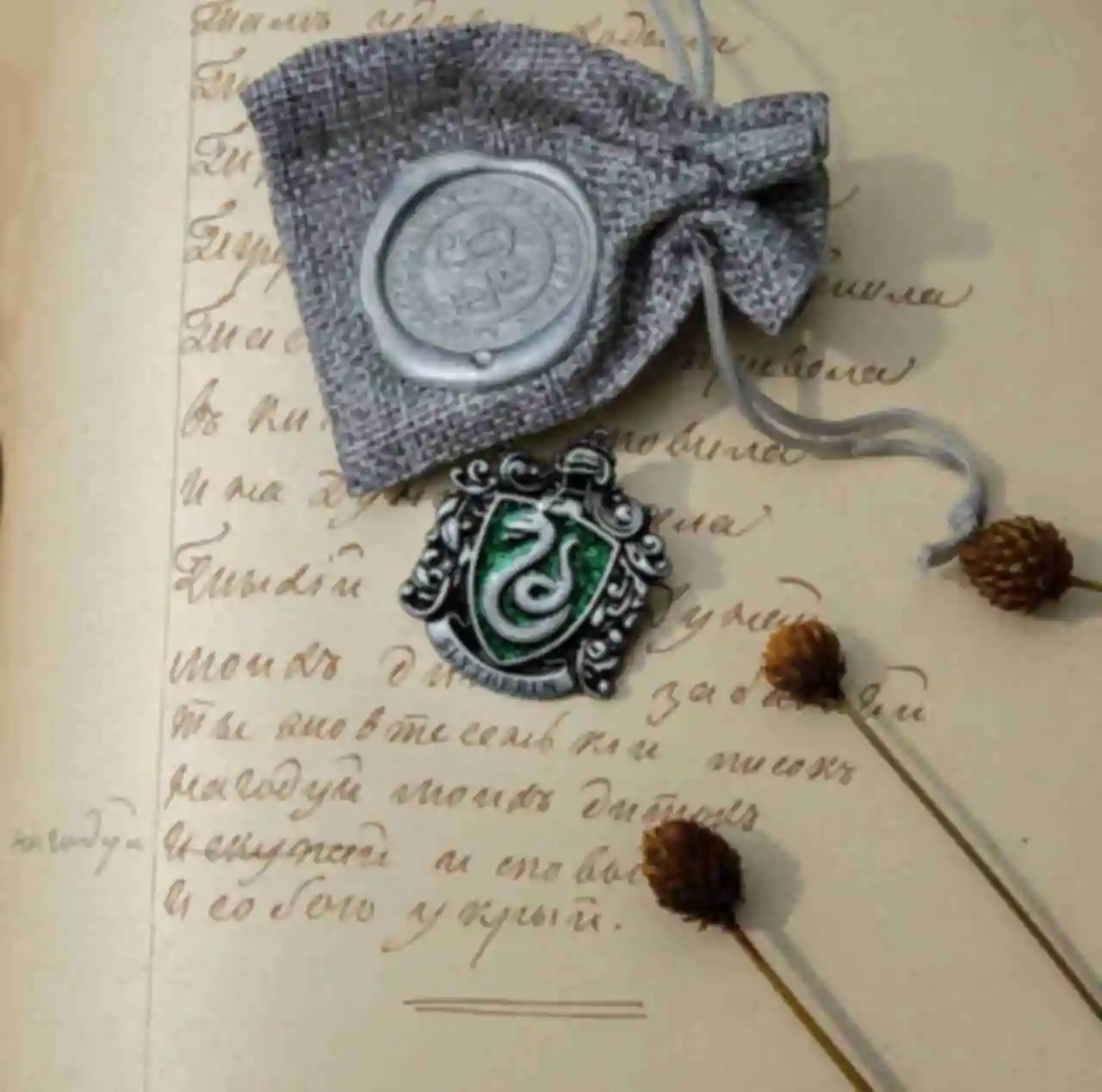 Значок Слизерин ⚡️ Пин Гарри Поттер ⚡️ Украшения в стиле Slytherin ⚡️ Harry Potter. Фото №2