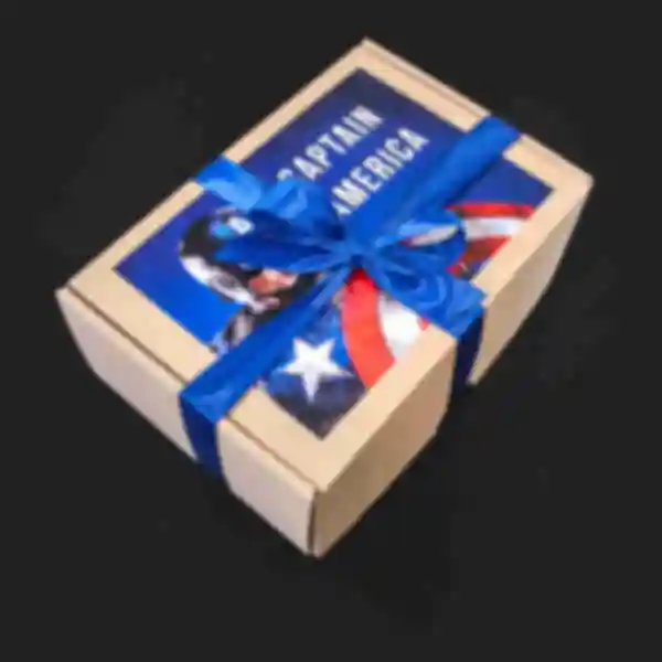 Подарункова коробка с декором Капітан Америка