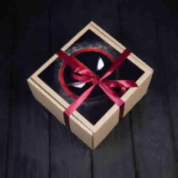 Подарункова коробка с декором Дедпул