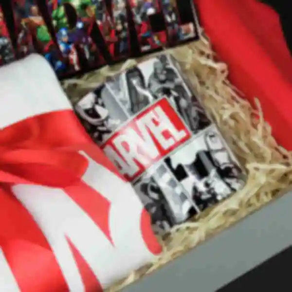 Бокс Marvel ⦁ medium ⦁ Подарок фанату Марвел