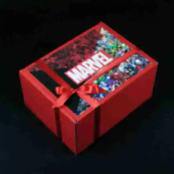 Подарочная коробка с декором Марвел mini