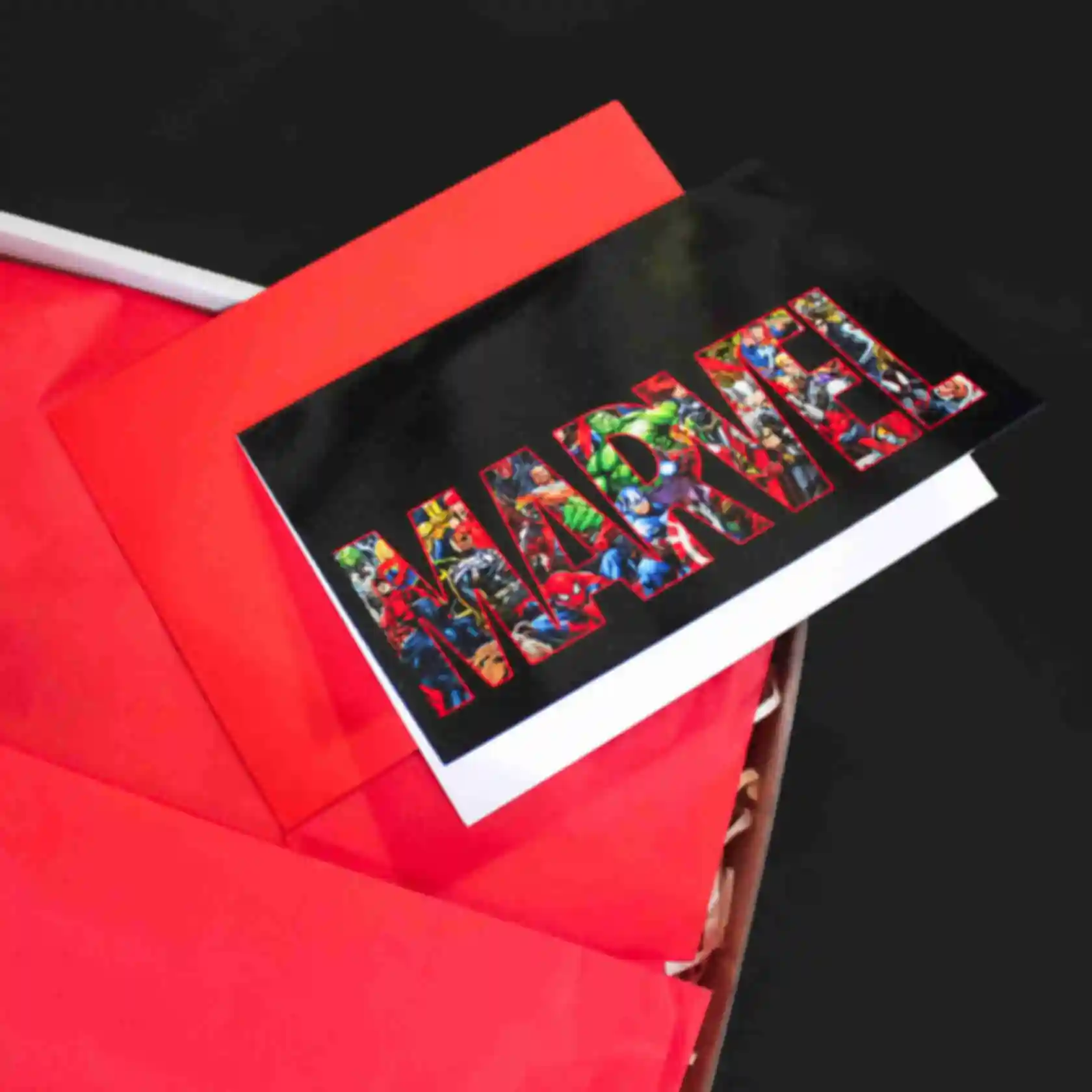 Листівка в стилі Marvel v.2.0 • Подарок фанату Марвел • Сувеніри з супергероями