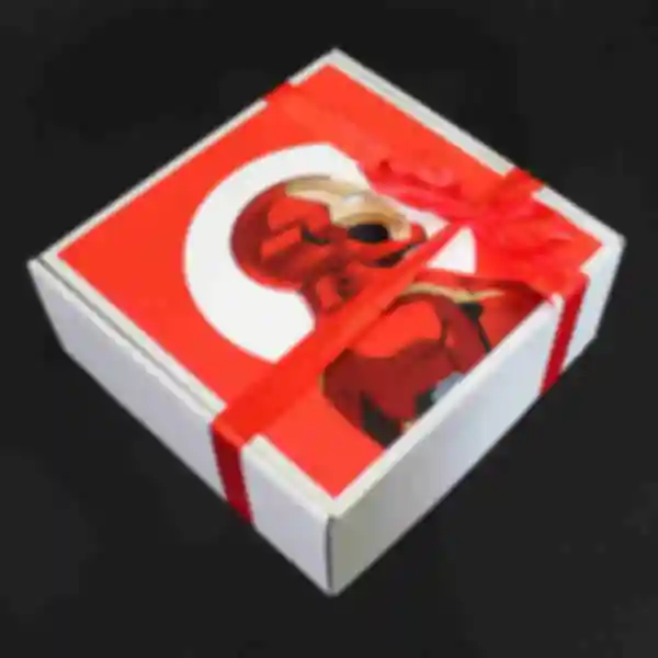Подарочная коробка с декором Железный человек