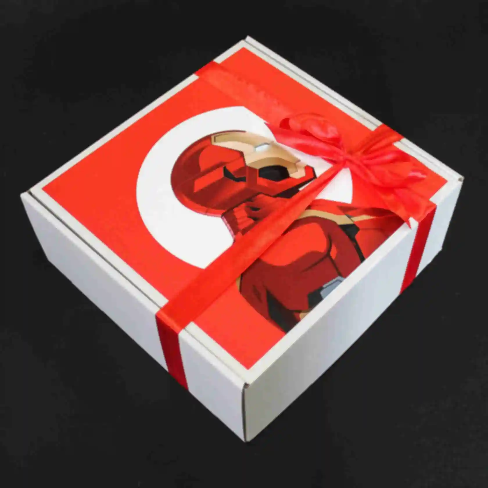 Подарункова коробка с декором Залізна людинаФото №6