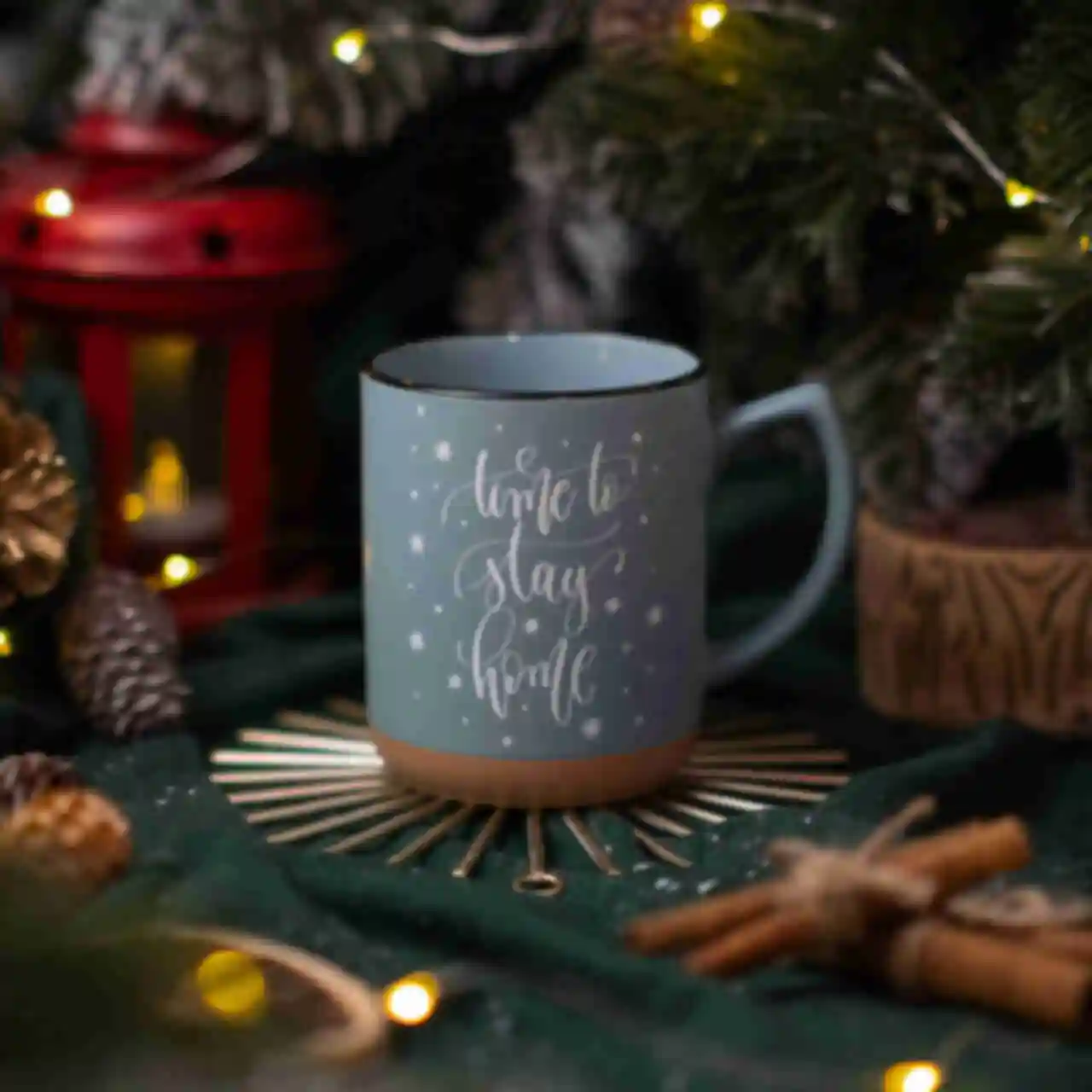 Блакитна чашка з написом «Time to stay home» • Подарунки на Новий рік та РіздвоФото №1