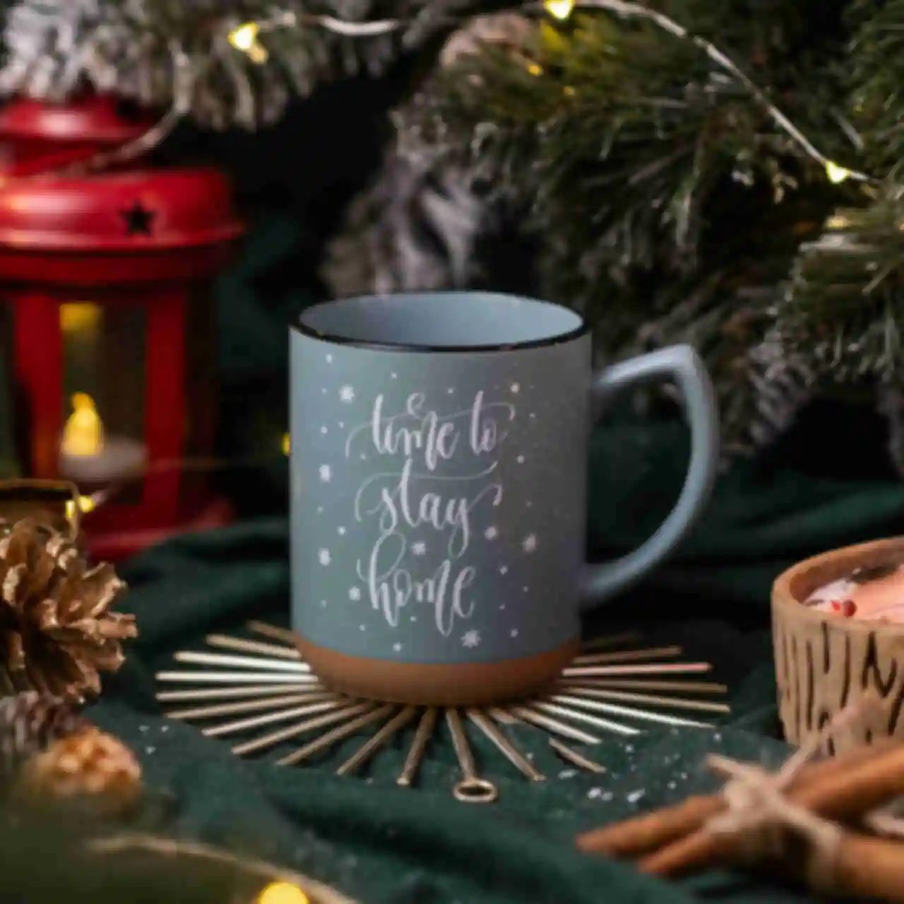 Блакитна чашка з написом «Time to stay home» • Подарунки на Новий рік та РіздвоФото №3