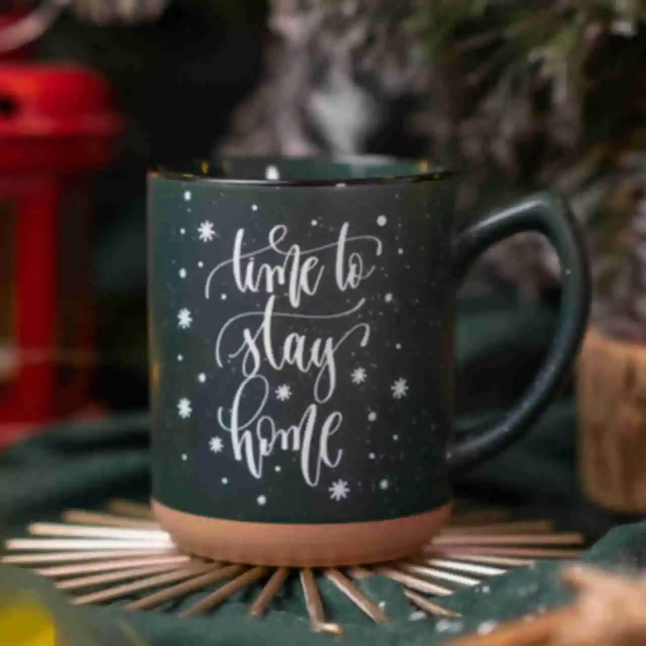 УЦІНКА Зелена чашка з написом «Time to stay home» • Подарунки на Новий рік та РіздвоФото №1