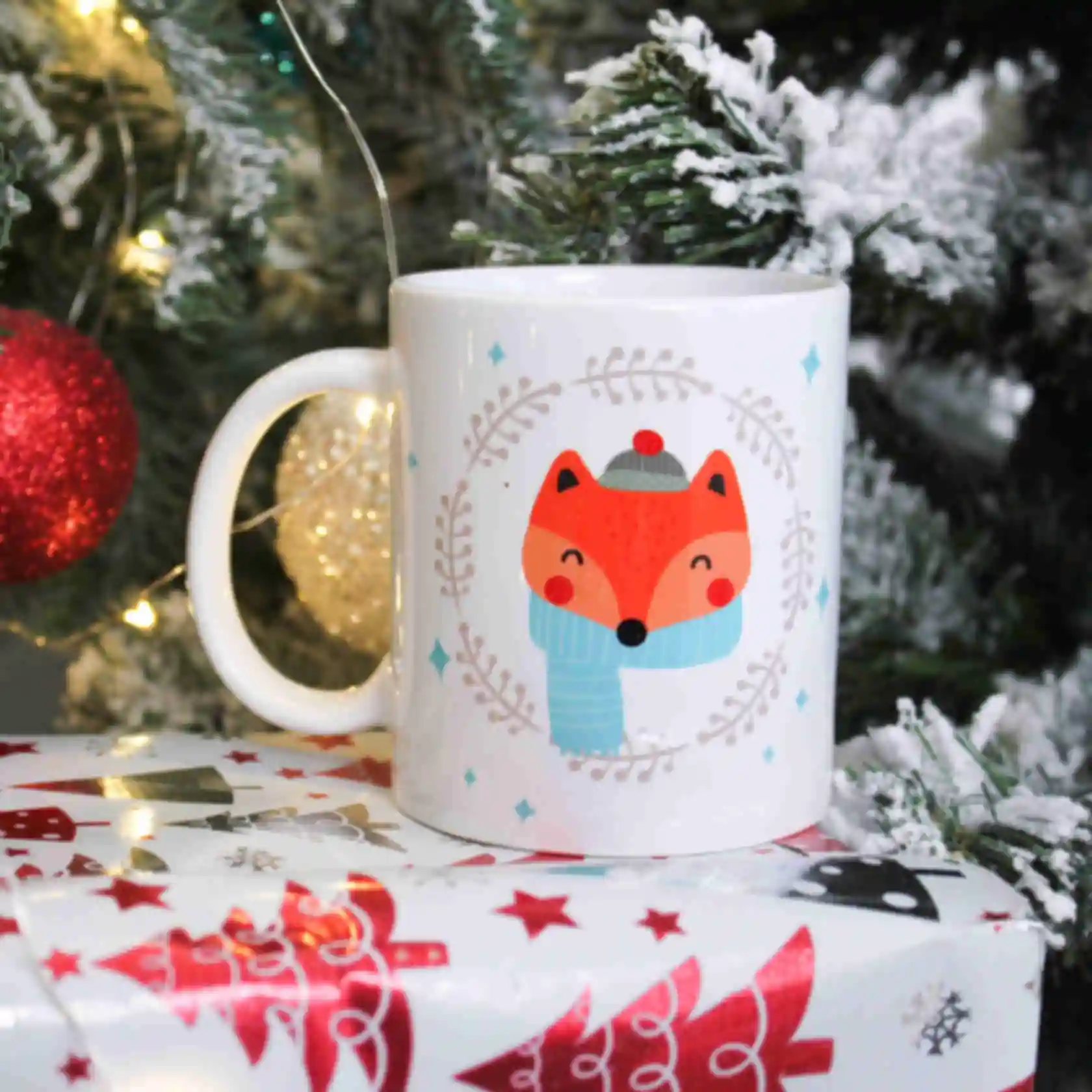 Чашка в в'язаному чохлі з милою лисицею ⦁ Затишний зимовий подарунок дівчині на Новий рік і Різдво АРХІВФото №3