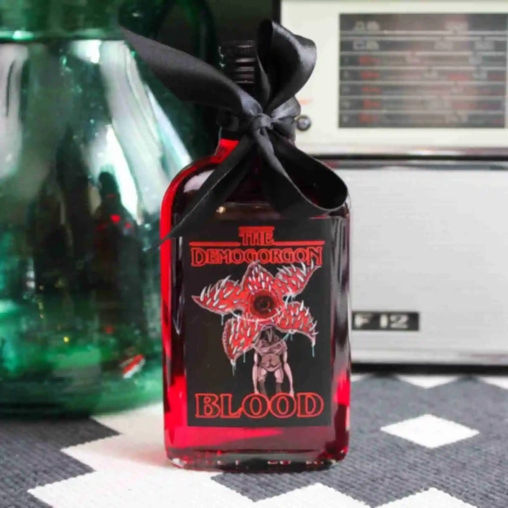 Сироп-бутылочка с кровью Демогоргона • Очень странные дела • Подарки в стиле сериала Stranger Things. Фото №36