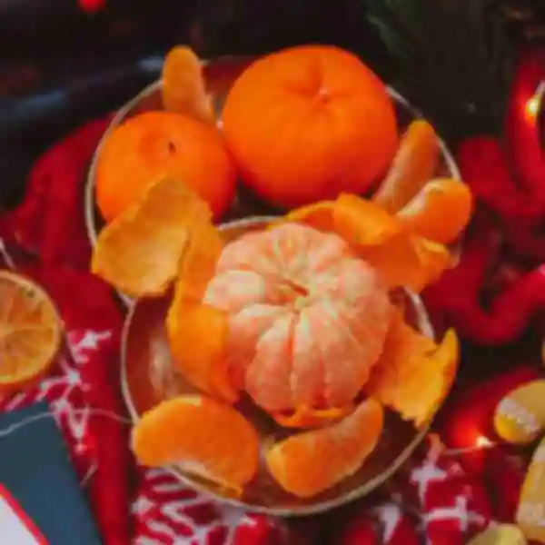 Соєва свічка у формі мандарину • М • Новорічні подарунки • Сувеніри ручної роботи