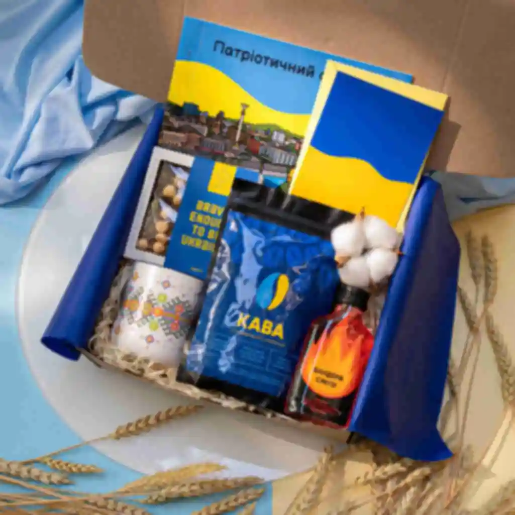 Бокс UKRAINE • Middle • Патріотичні набори • Подарункові сувеніри Україна