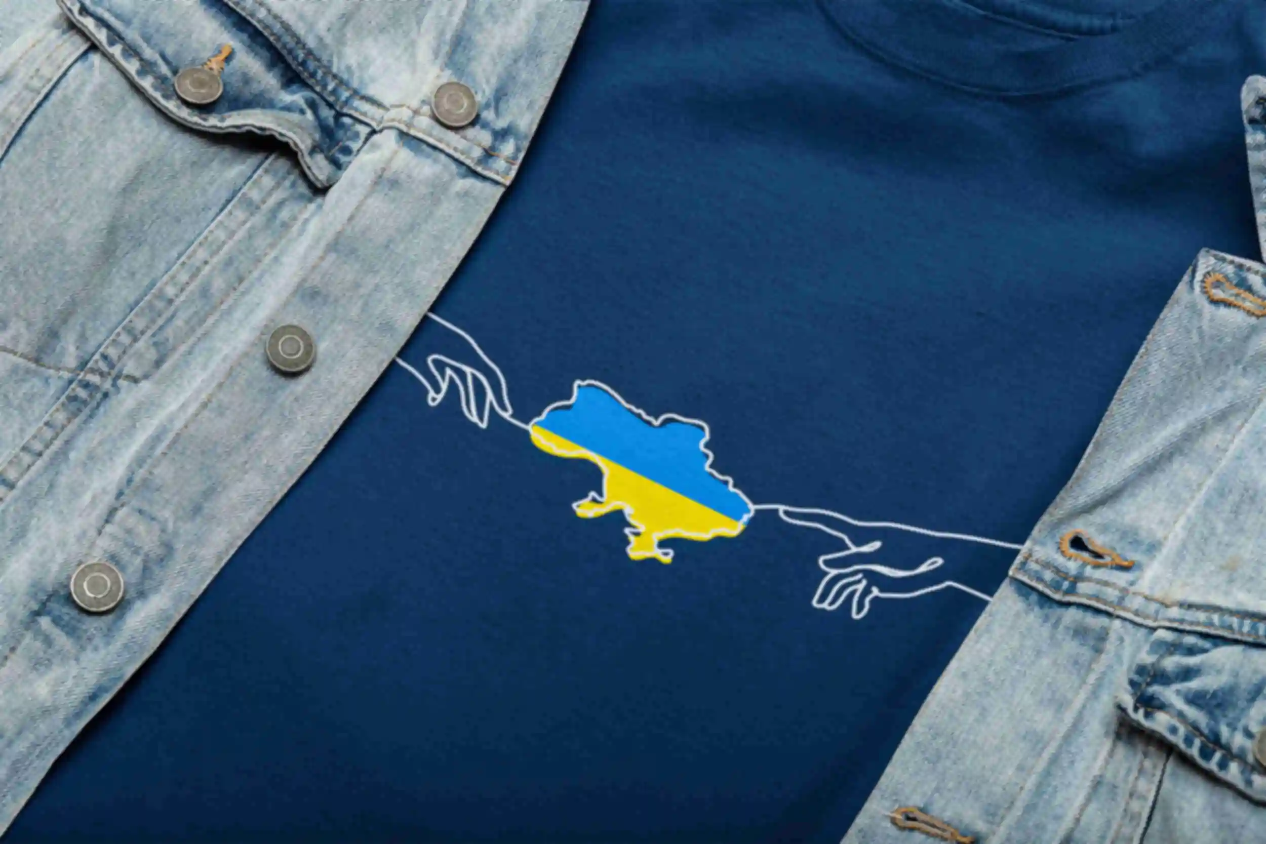 Футболка №27 • Создание Адама • Микеланджело •  Патриотические сувениры Украина, синяя. Фото №120
